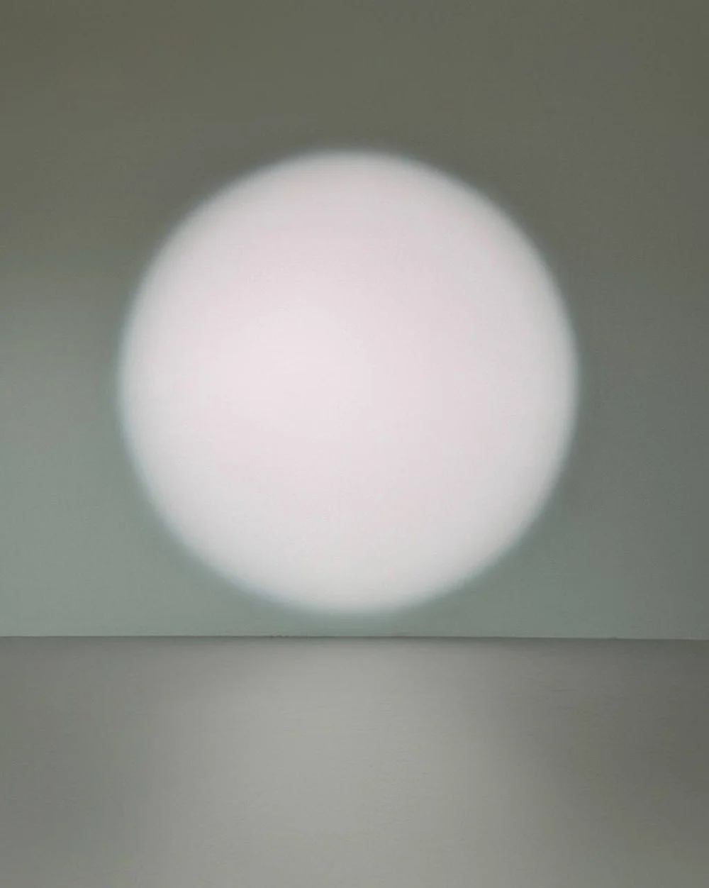 Circular beam created with the Amaran 300c spotlight attachment
